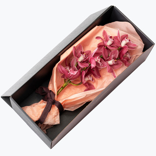 Gaveeske med rosa  orkidé